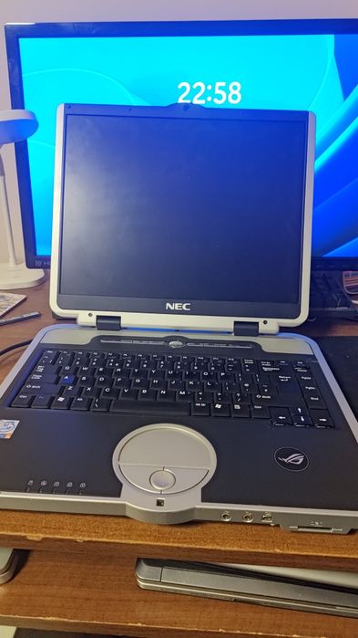 Laptop retro Nec Versa FM400
