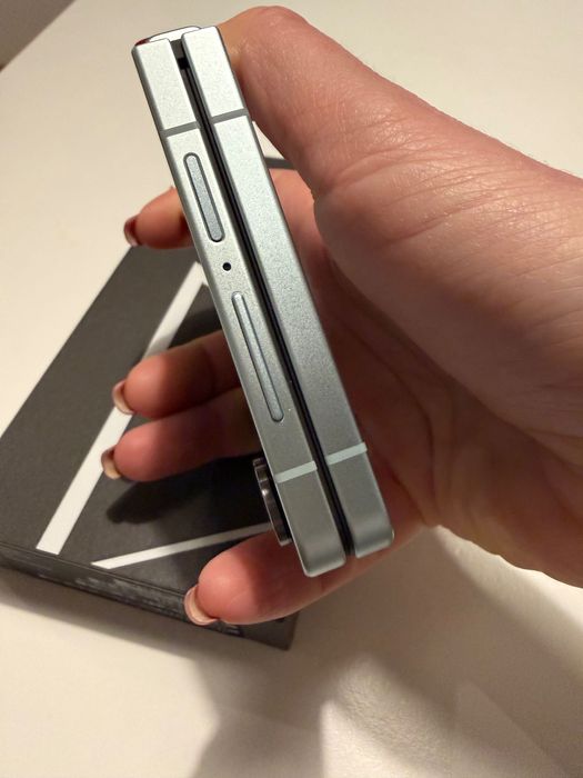 Samsung Z Flip 7 512 GB Mint