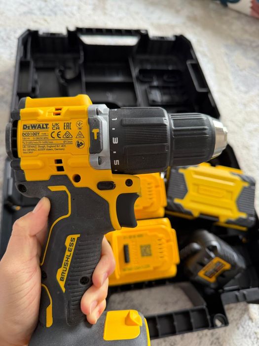 Шуруповерт Dewalt