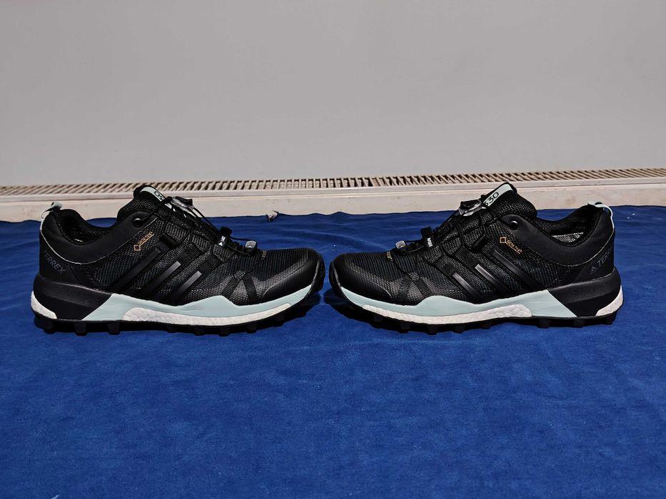 ADIDAS TERREX 330, cu GoreTex, mărimea 40, interior 24,5 cm.
