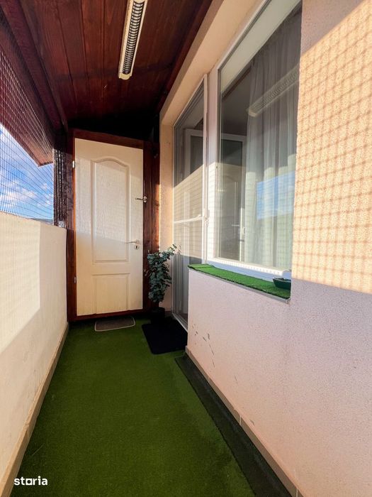 Apartament pe 2 nivele, 4 camere, parcare, str Sesul de sus