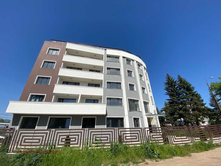 Продава се Двустаен апартамент в Перник, Изток - 102 кв.м за 1030 €/кв.м - Снимка #2