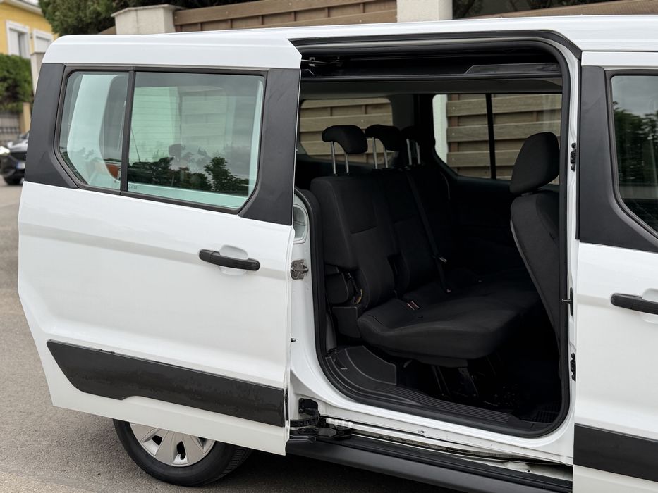 Ford Tourneo Connect 2017 // 1.5Diesel // Euro 6 //  7 Locuri //