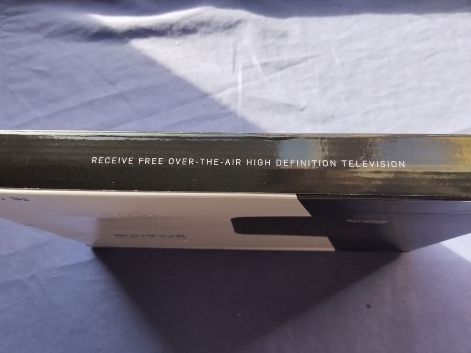 чисто нова последен модел утратънка антена за ефирна цифрова телевизия