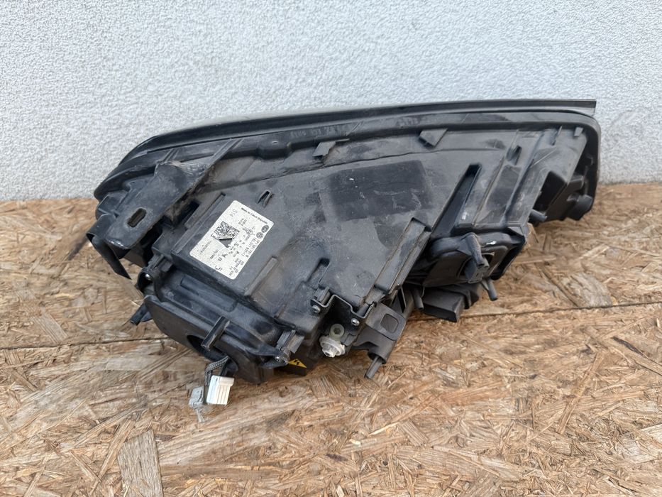 Far stanga VW Touareg 7P Facelift Xenon + LED Original Europa