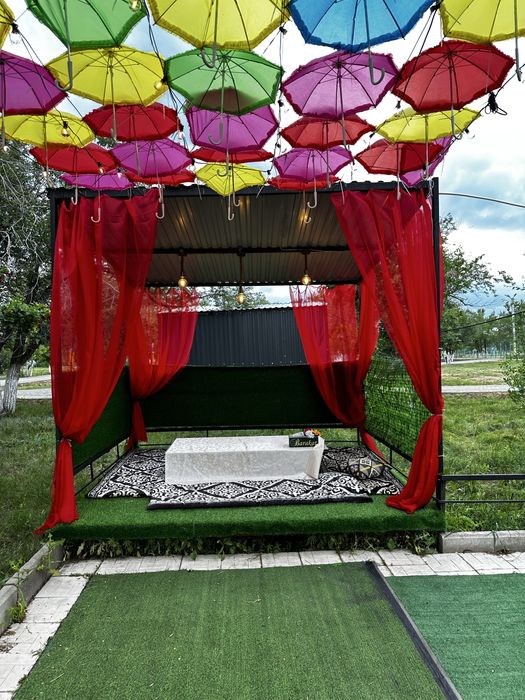 Летнее кафе в центральном парке……