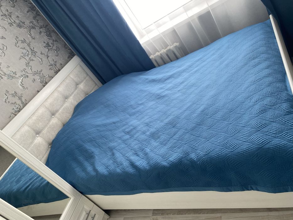 Продам кровать с матрасом, подъемный механизм, спальное место 140x200