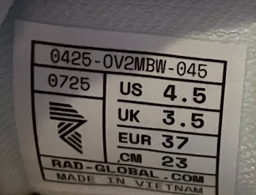 Adidasi RAD noi 37 doar probati marime mica