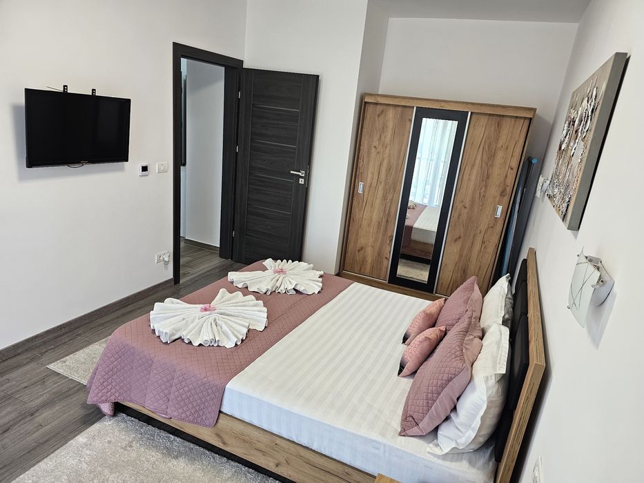 Închiriez apartament 2 camere în regim hotelier ADORA PARK