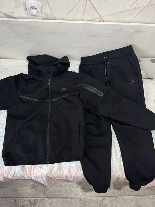 Продам костюм Nike Tech Fleece