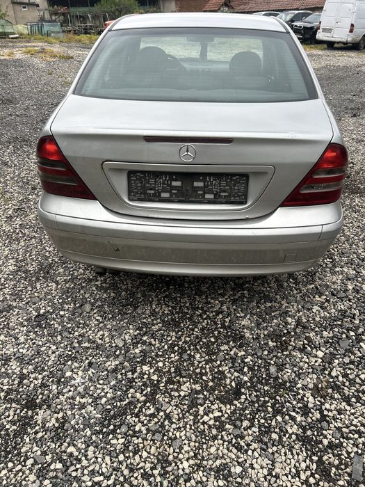 Мерцедес Ц класа 2,2цди на части/mercedes w203 c-clase2,2cdi na chasti