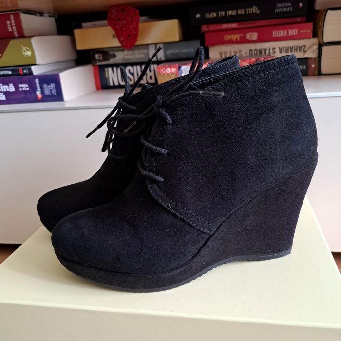 Botine, pantofi cu siret