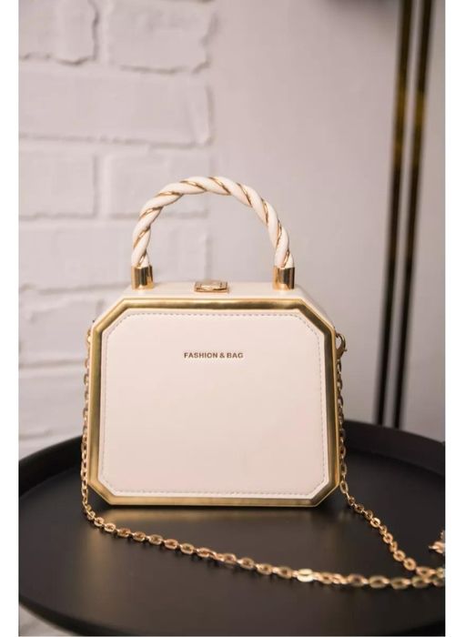 Элегантная сумка на выход