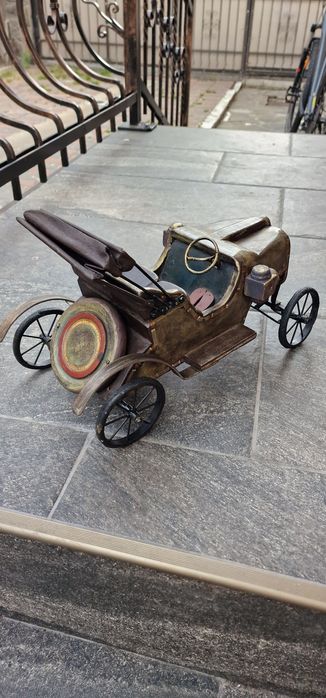 Mașinuțe de epocă vintage