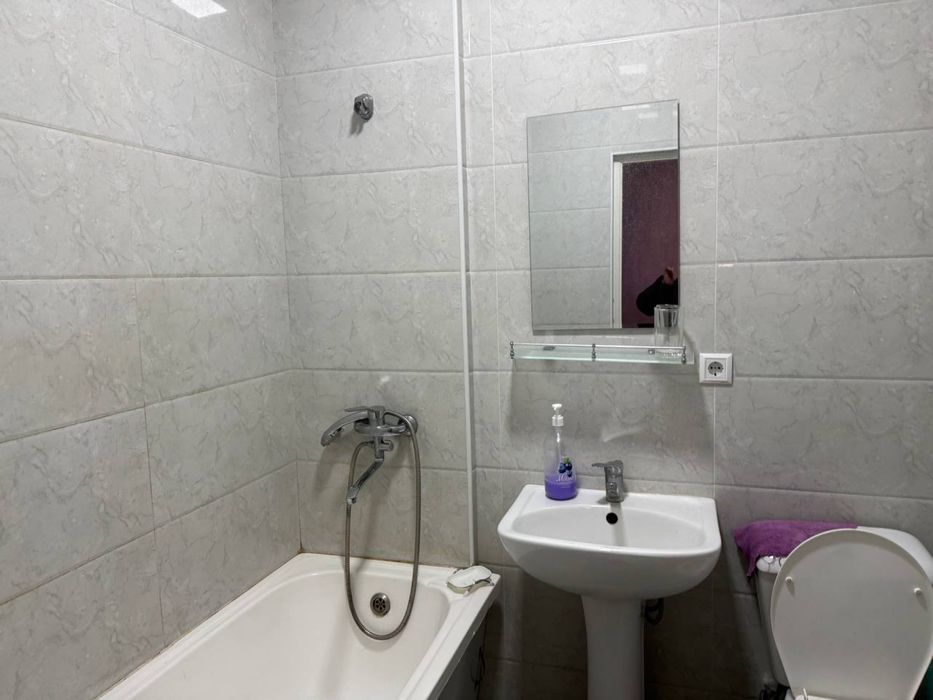 Сдаётся квартира новастройка махтункули 1/8/9/ нету только дивана