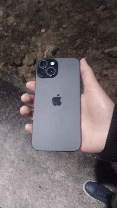 Айфон 15 почти новый