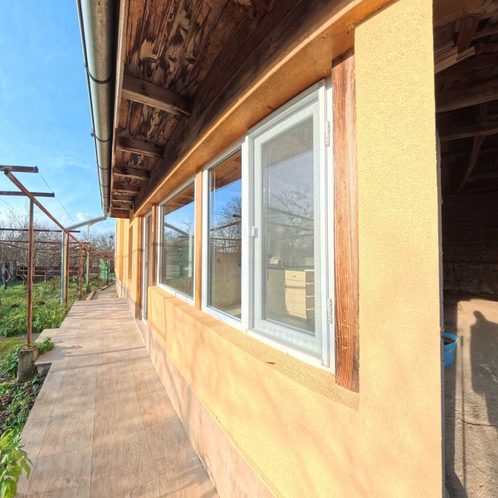 Напълно готова за живеене къща в село Черковна