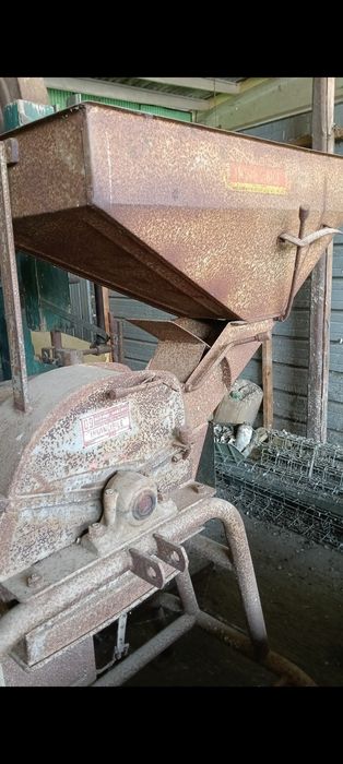 Moara ciocanele acționare la cardan