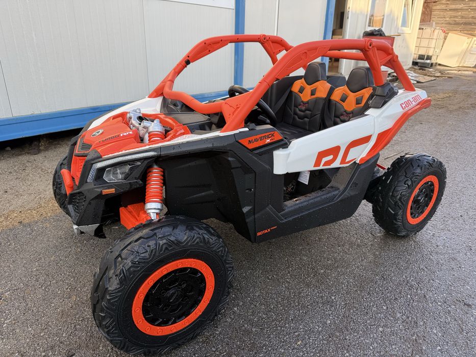 Акумулаторен джип Can-Am Maverick 4x4
