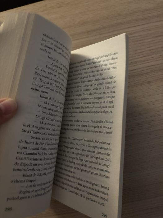 Pisicile războinice, vol. 2 – Foc și gheață, Erin Hunter