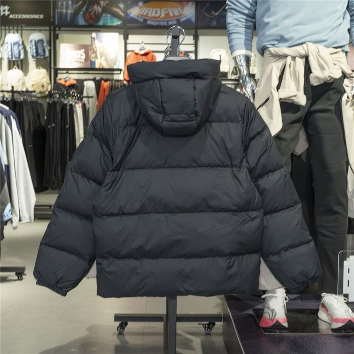 Продам куртку новую Li - ning