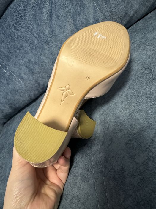 Туфли на устойчивом каблуке