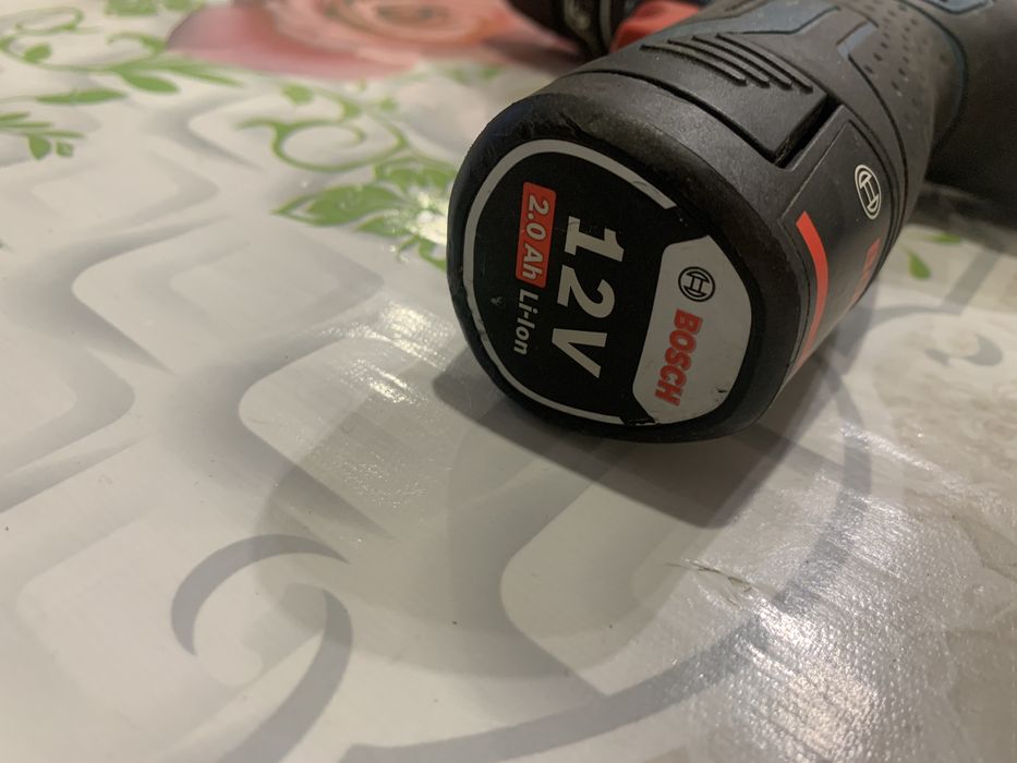 Bosch Bosch GSR 12V-15 FC/двускоростен винтоверт със меняеми глави