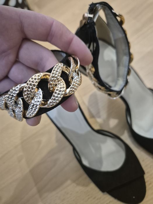 Дамски обувки на ток 37 номер.ново