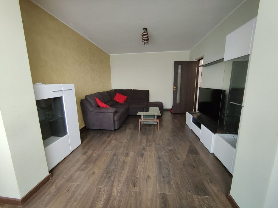Închiriez apartament cu 2 camere strada Brăilei zona bănci