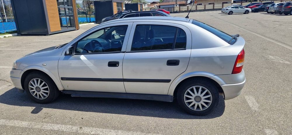 Opel Astra, 1,6 benzină, an fabricație 2002