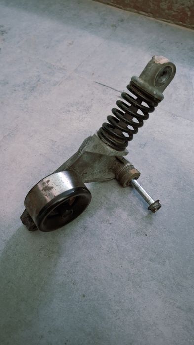 Натяжитель ремня