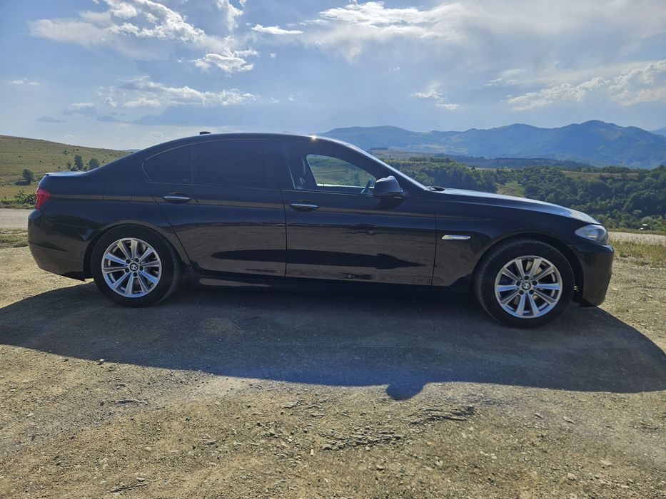 BMW Seria 5 F10 530d (2010)