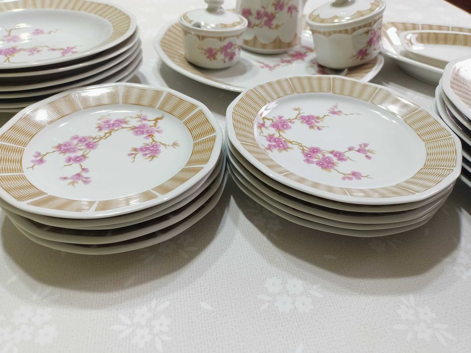 Продам столовый сервиз ГДР 35000тенге