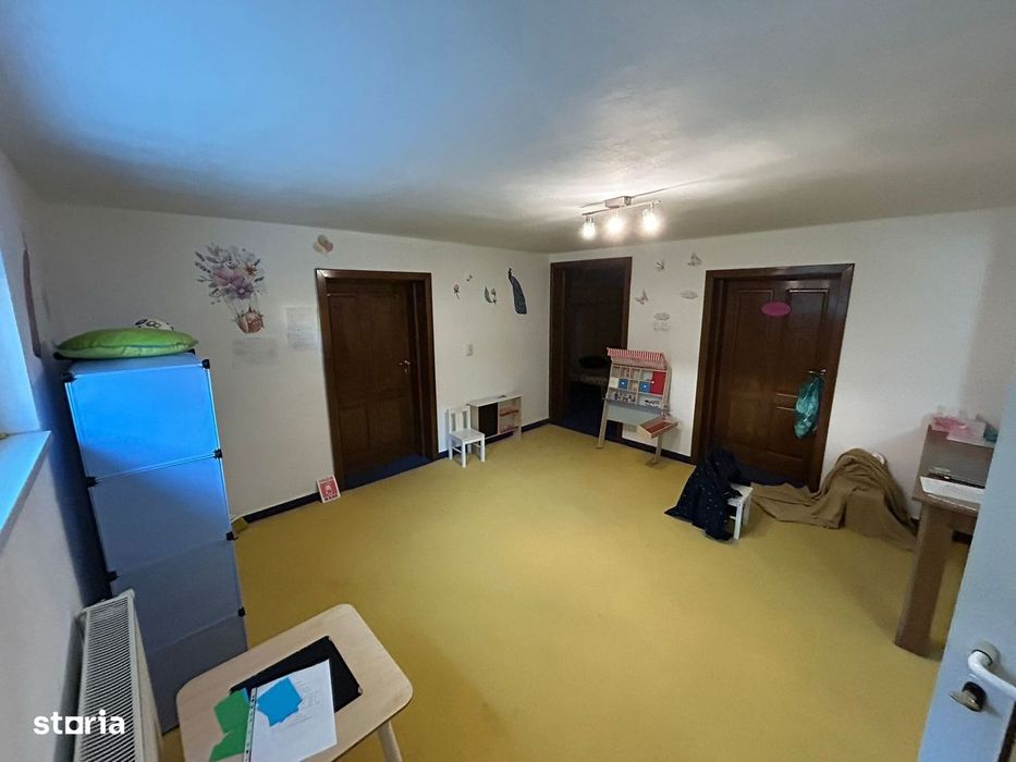 Casa individuala de inchiriat | 300 mp utili - 1000 teren