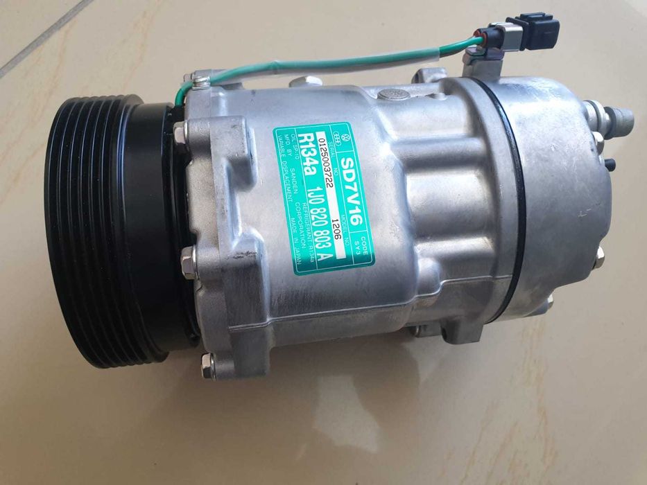 Компрессор кондиционера  Volkswagen Sharan