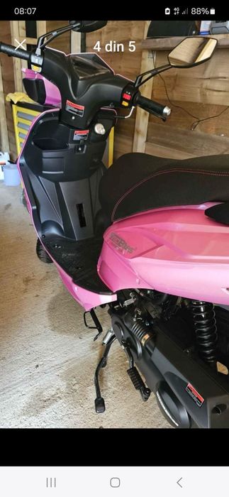 Scuter nou 0 km, pentru mai multe detalii in privat