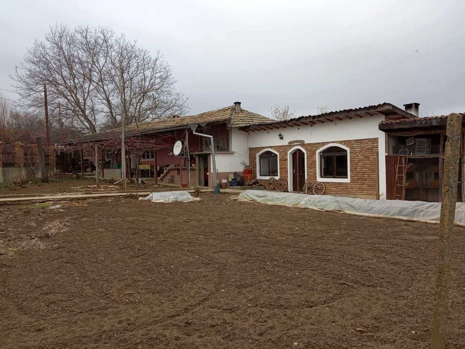 Продава се Къща в с. Писарево, Област Шумен - 70 кв.м за 348 €/кв.м - Снимка #1