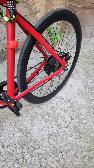 cursiera electrica usoara 16kg . autonomie 80 km