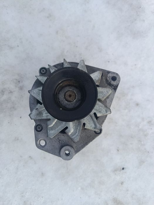 Генератор от Ауди 80