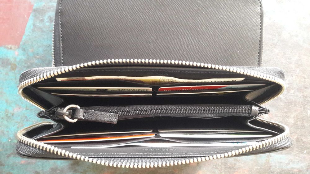 Дамско портмоне Prada