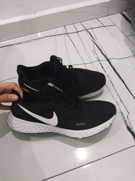 Оригинални маратонки NIKE