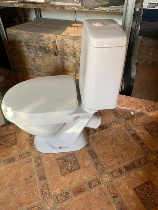 Срочно продается унитаз!