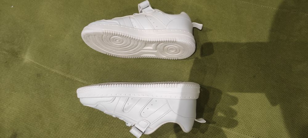 32 номер цената е за трите чифта