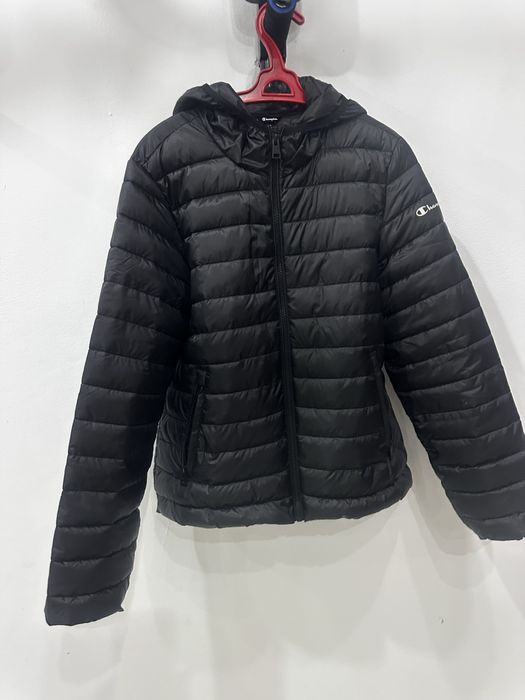 Продам куртки весенние, летние