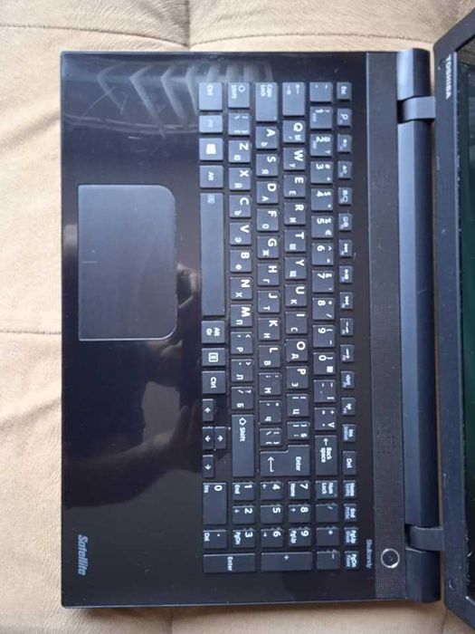 Toshiba Satellite L50-C 4ядрен Intel 1TB 3 часа батерия