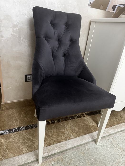 Стол обеденный со стульями