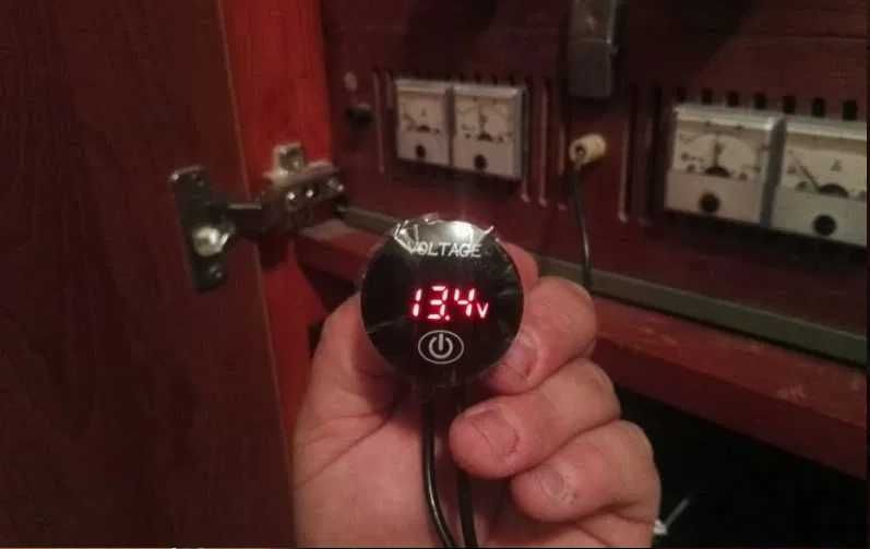 Дигитален волтметър водоустойчив НОВ, 4 модела