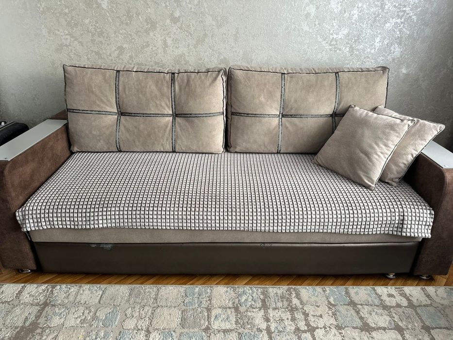 Продам диван в хорошем состояний
