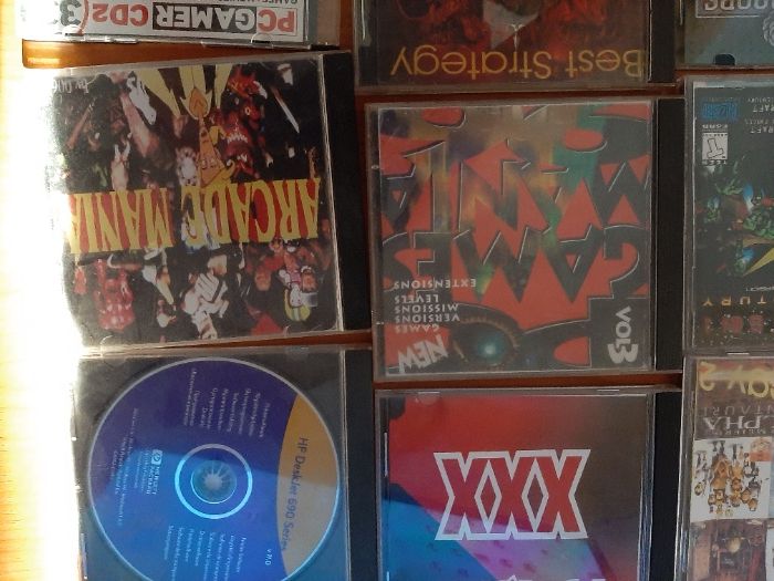 15 CD -uri de colectie cu jocuri si programe
