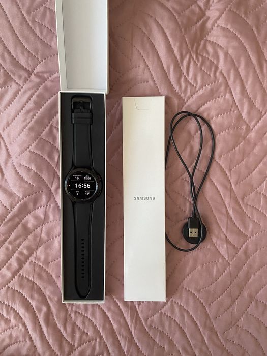 Смарт часы Samsung Galaxy Watch4 classic